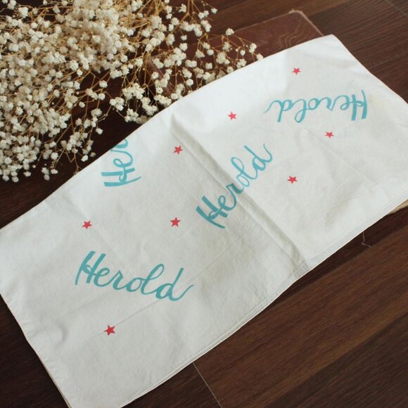 Vintage 1950s Men's Handkerchief, Herold White Cotton with Blue, Red Stars - Picture 5 of 10